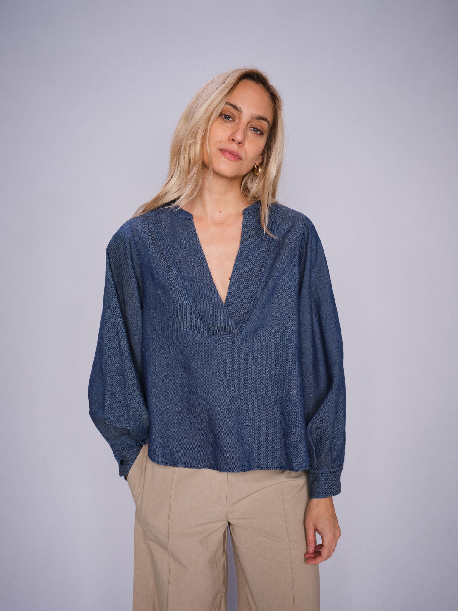 Modelshot / Dark Blue / Detail